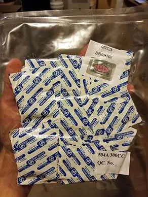unopened packet of oxygen absorbers